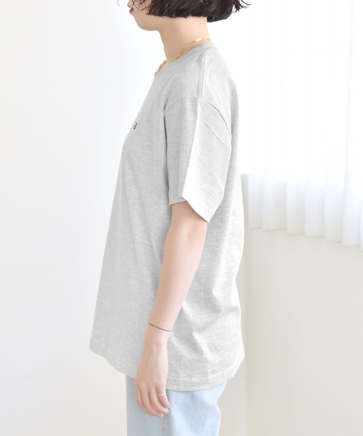 ANGE IN DISGUISE:〈手洗い可能〉コットン Nolita ロゴ TEE