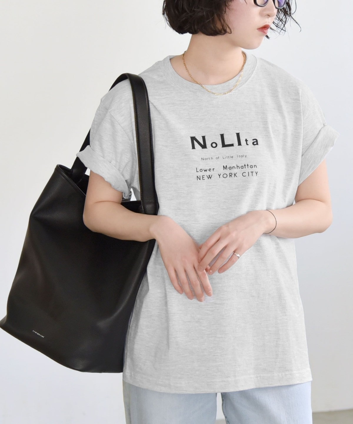 ANGE IN DISGUISE:〈手洗い可能〉コットン Nolita ロゴ TEE