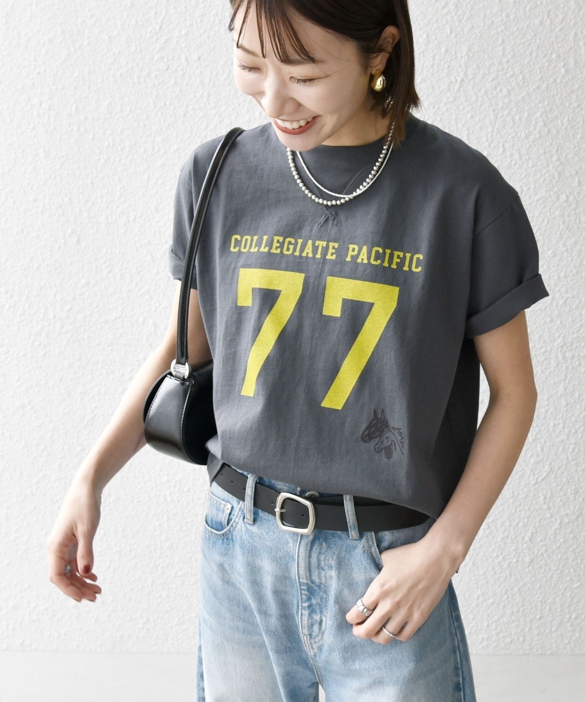 《予約》【SHIPS any別注】Collegiate Pacific:〈洗濯機可能〉V ガゼット プリント & 刺繍 Tシャツ 25SS